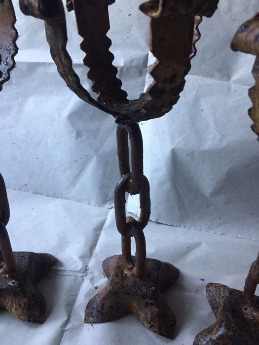 Muito antigos castiçais feitos manual