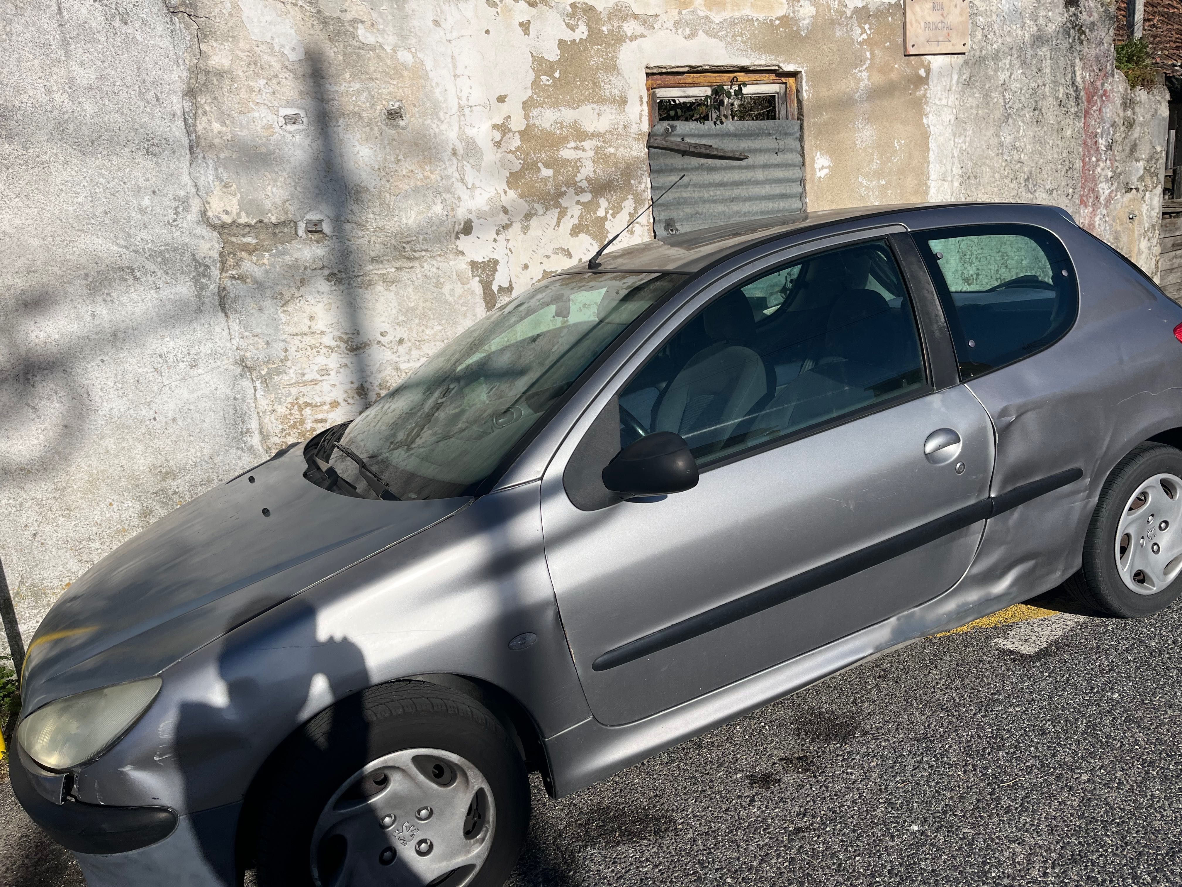 Peugeot ano 2001