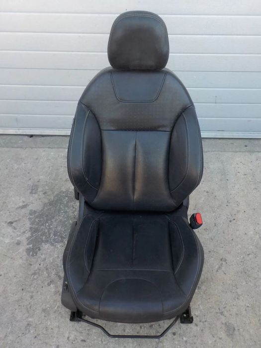 PEUGEOT 2008 FOTEL PRAWY PRZÓD