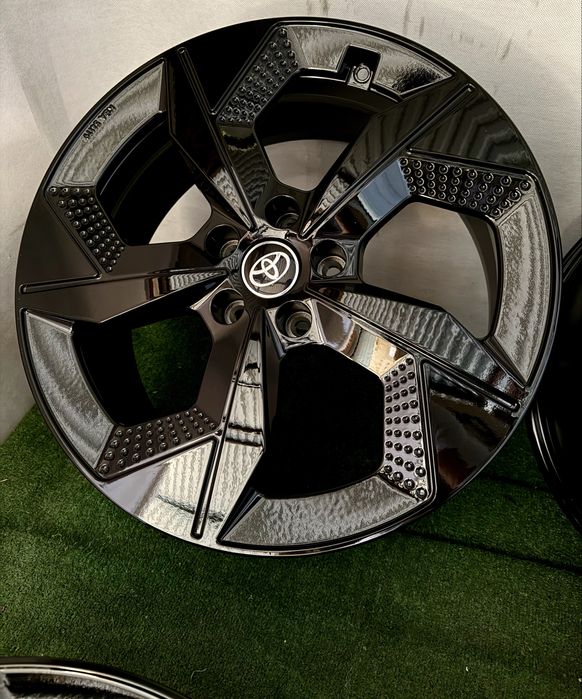 Nowe Alufelgi 5x114.3 19” Toyota CH-R Rav4 Camry Corolla Auris Avensis