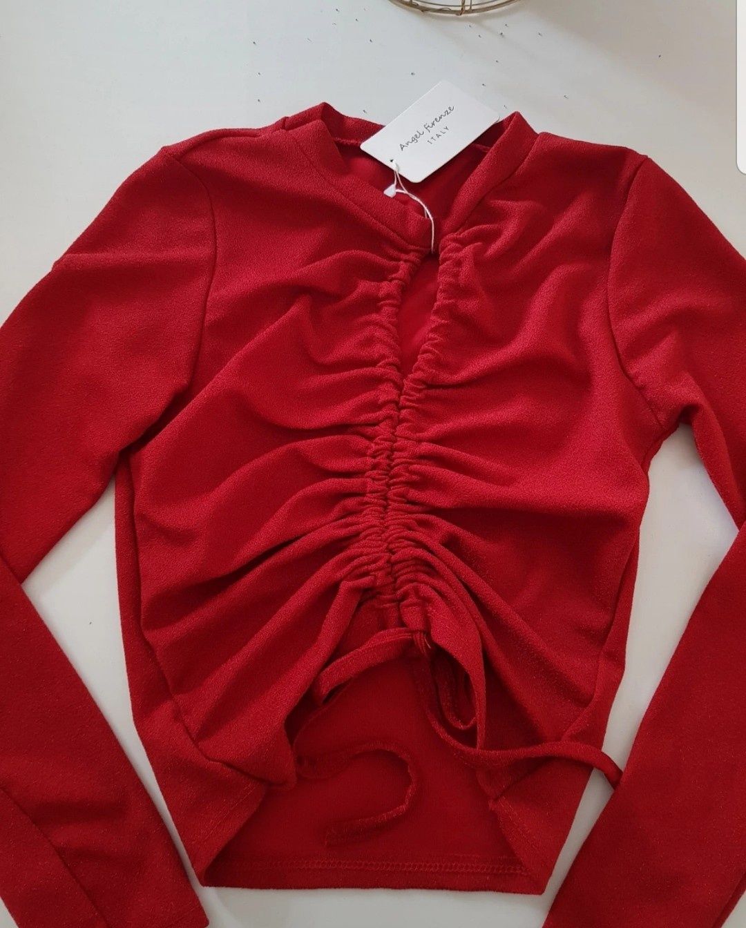 Top vermelho franzido novo