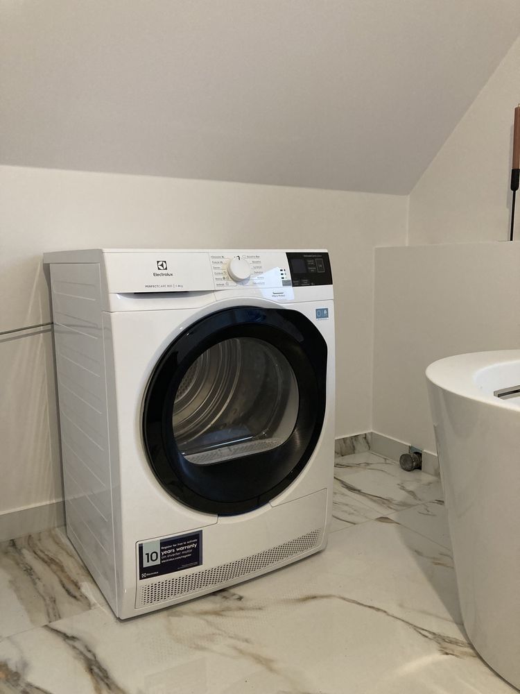 Сушильна машина Electrolux EW8H458BU економна, надійна, доставка