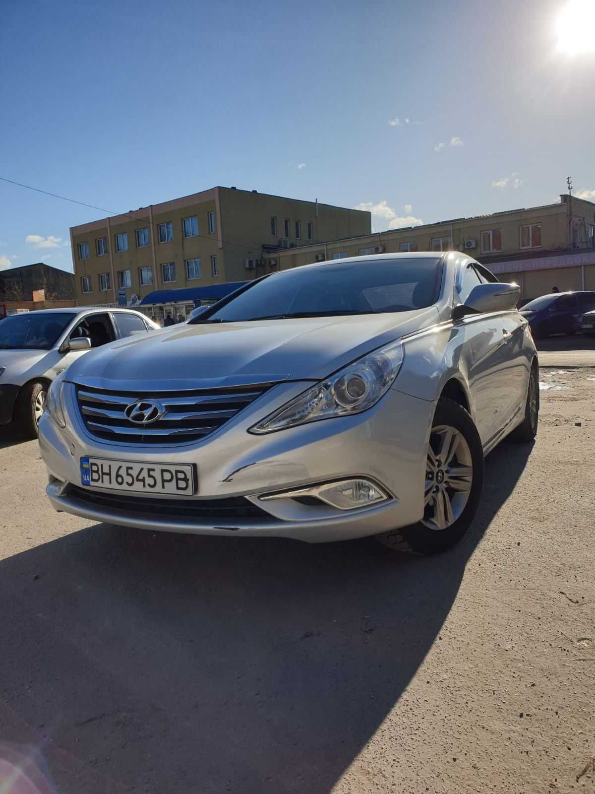 Авто в оренду HYUNDAI SONATA