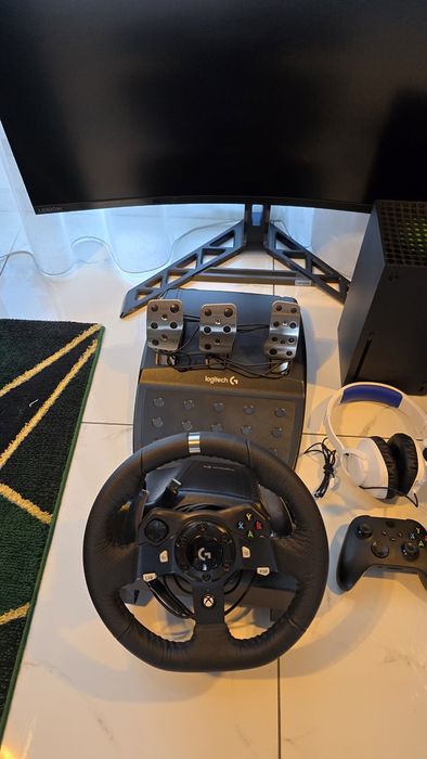 Konsola Xbox series X 1 Tb napęd kierownica logitech, monitor 34 cali.