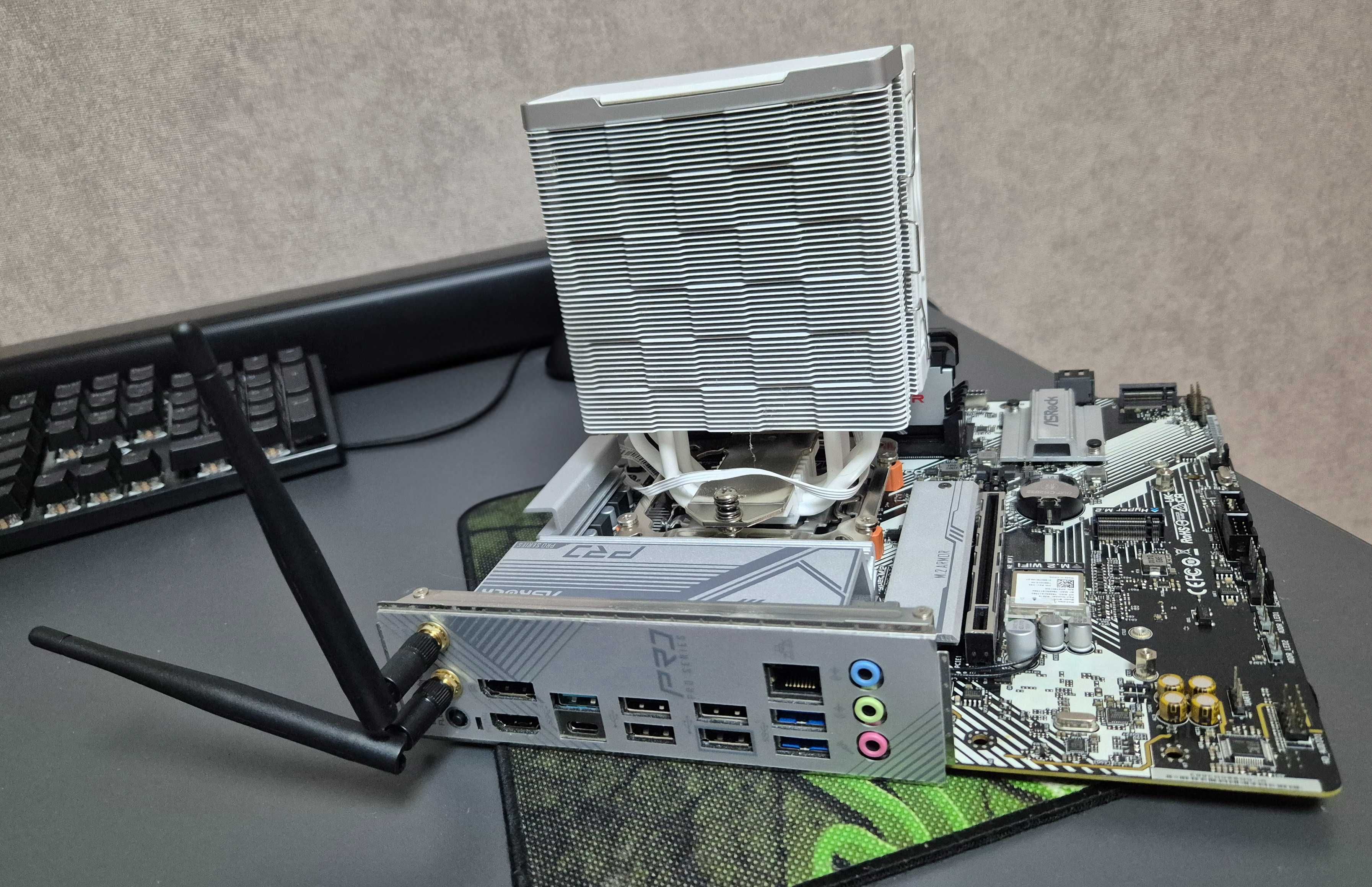 Продам комплект ASRock A620M PRO RS WIFI R5 7600 + 32 GB DDR5