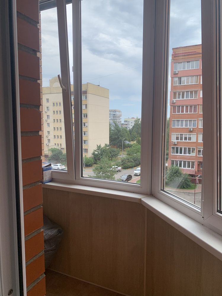 Продається 1 кімнатна квартира.Метро Теремки, Машинобудівників, 2В