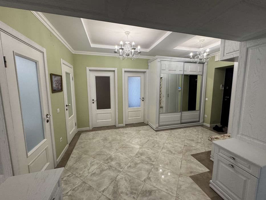 Продаж простороі стильної квартири в Калиновій Слободі!!