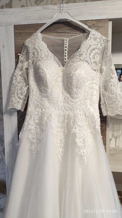 Весільна сукня,дуже гарна