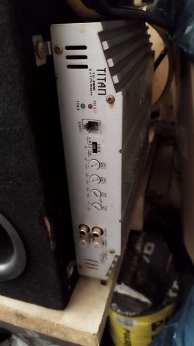 Subwoofer  wzmacniacz kondensator samochodowy