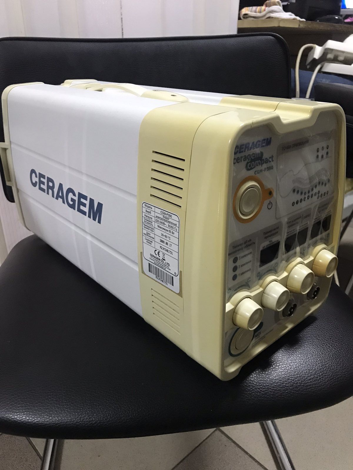 Аппарат электротерапевтический Ceragem CGM P390, массажер