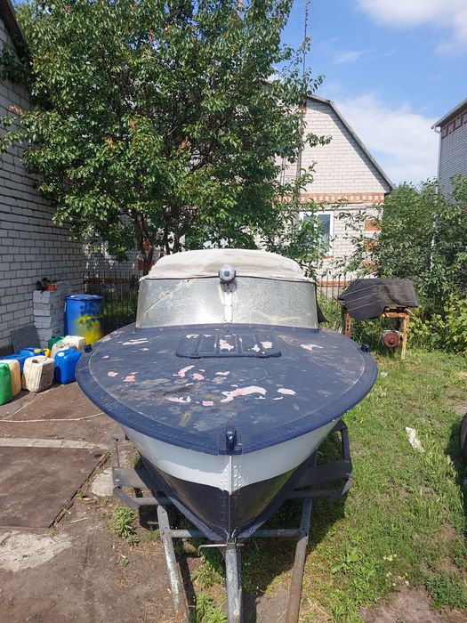 Продам моторный човен Прогресс 2
