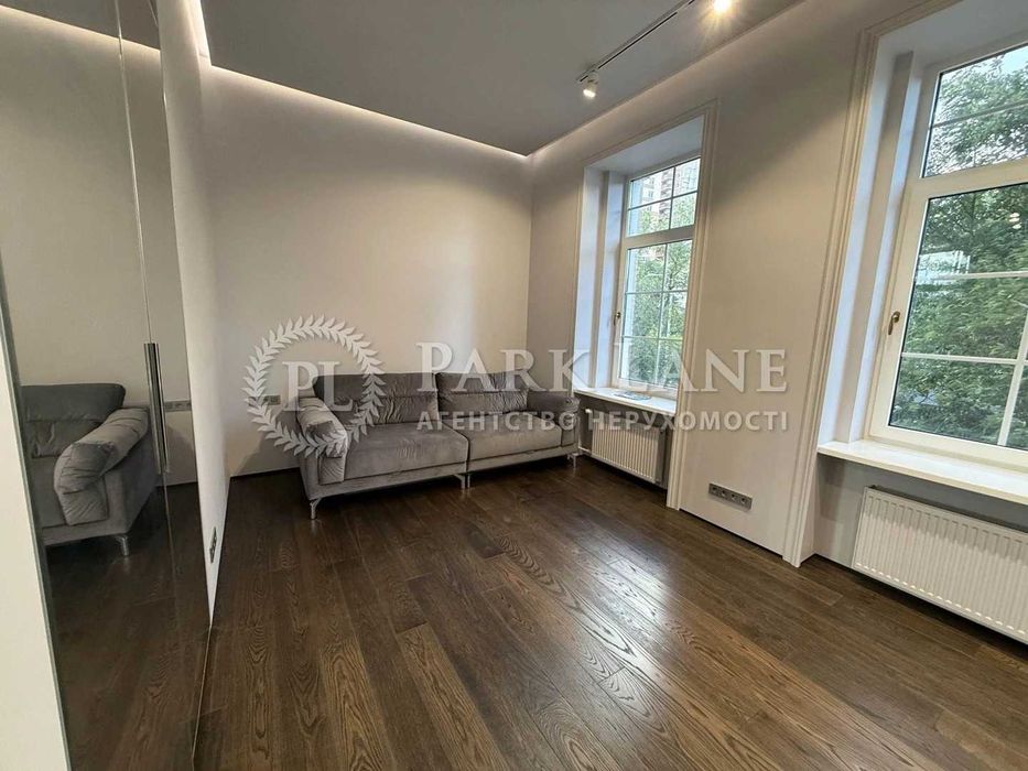 3к Коновальця Євгена,17 Предславинська Центр Палац Україна Печерськ