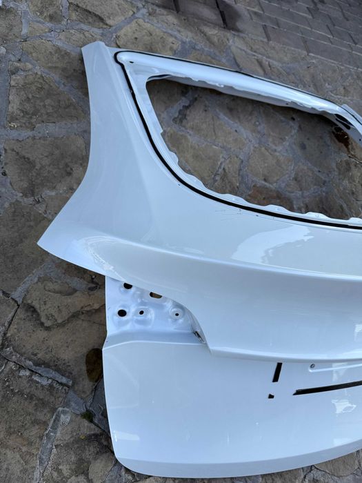 Кришка багажника Tesla Model Y 20-24 ляда кляпа Тесла вайка 2020-2024