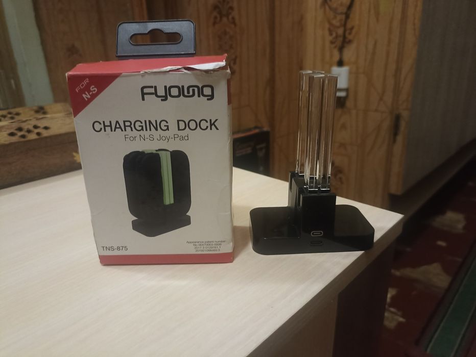 Продам док станция для зарядки контроллеров Nintendo !