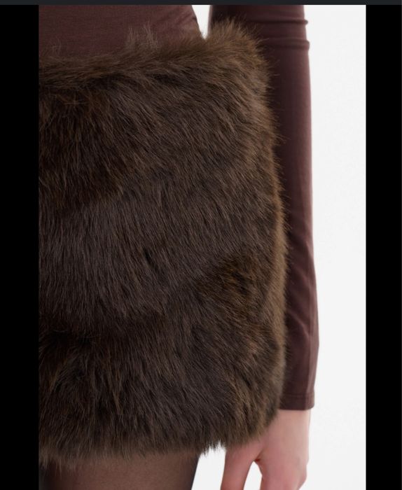 Коротка коричнева спідниця з хутра pretty litlle thing