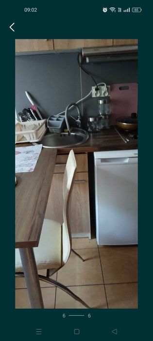 Wynajmę kawalerkę dla kobiety.