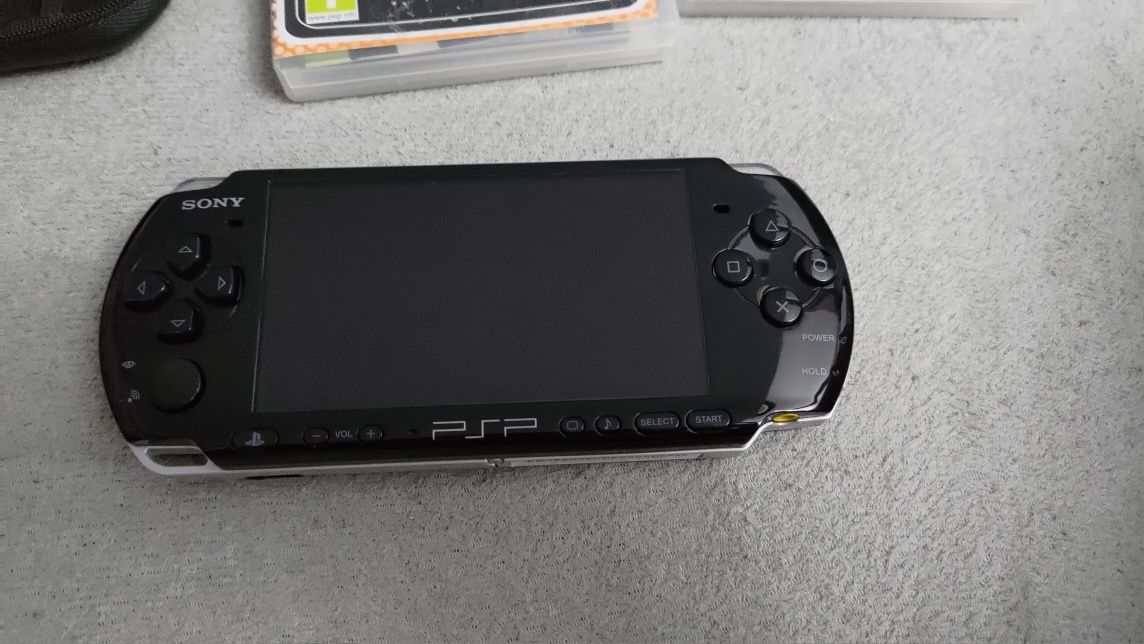 PSP 3000 z grami