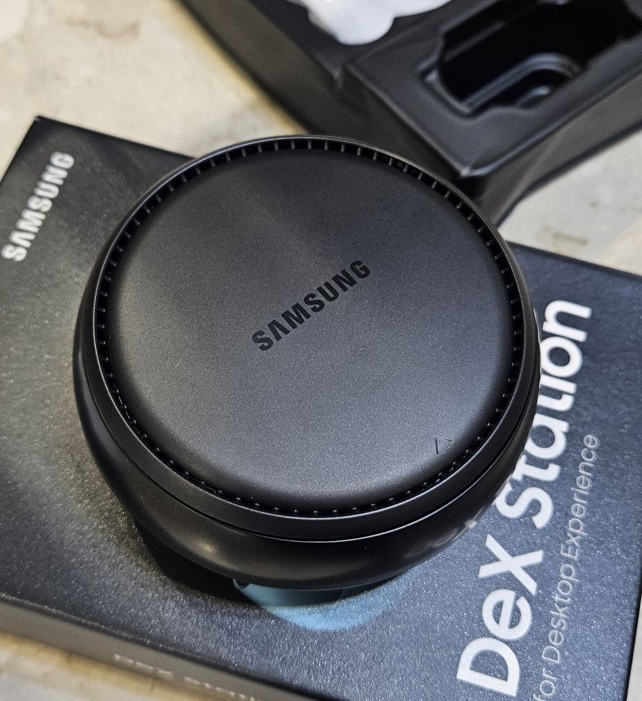 1867/21 Stacja dokująca Samsung Dex Station EE-MG950.