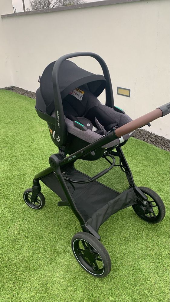 Carrinho bebé-Maxi Cosi- Zelia S Trio
