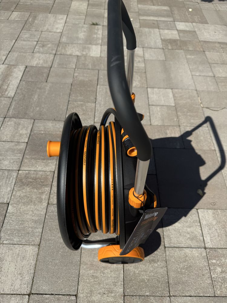 Котушка зі шлангом Fiskars L 1/2" (13мм) L-30м з набором аксесуарів