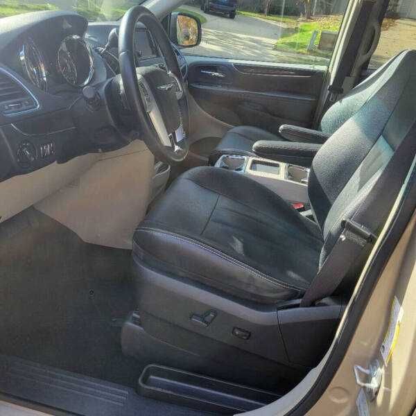2016 Chrysler Town and Country