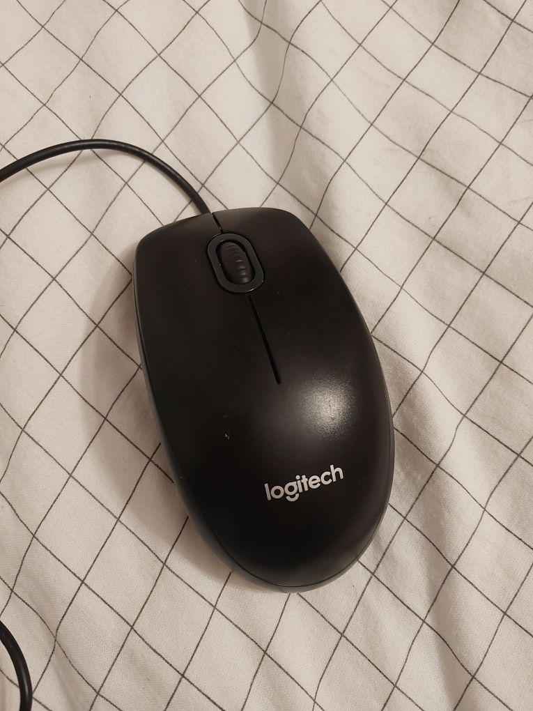 myszka logitech przewodowa