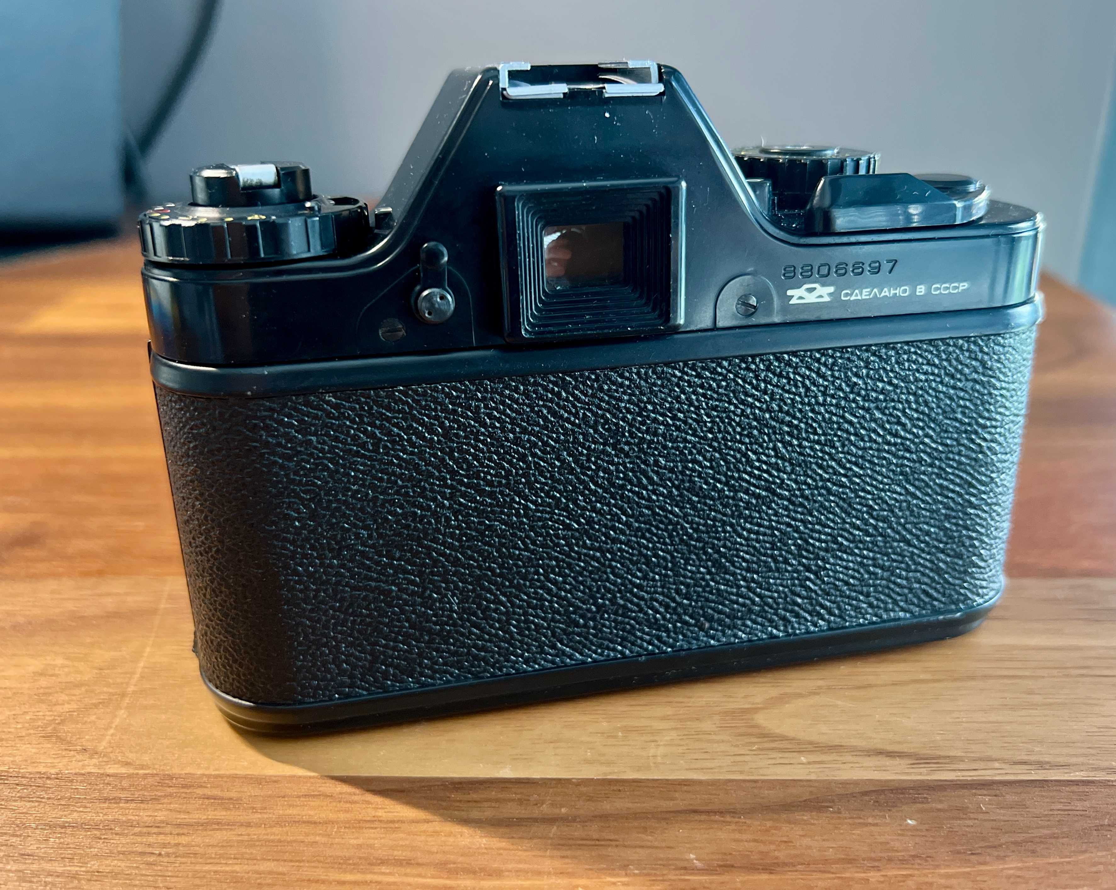 Maquina fotografia Zenith Reflex + lente Vintage