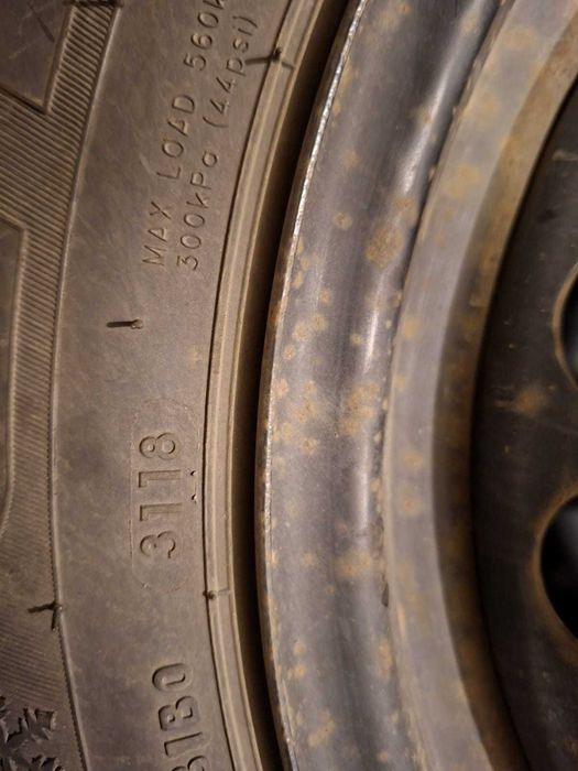 Sprzedam komplet kół, opony zimowe +felgi stalowe 185/65/R15