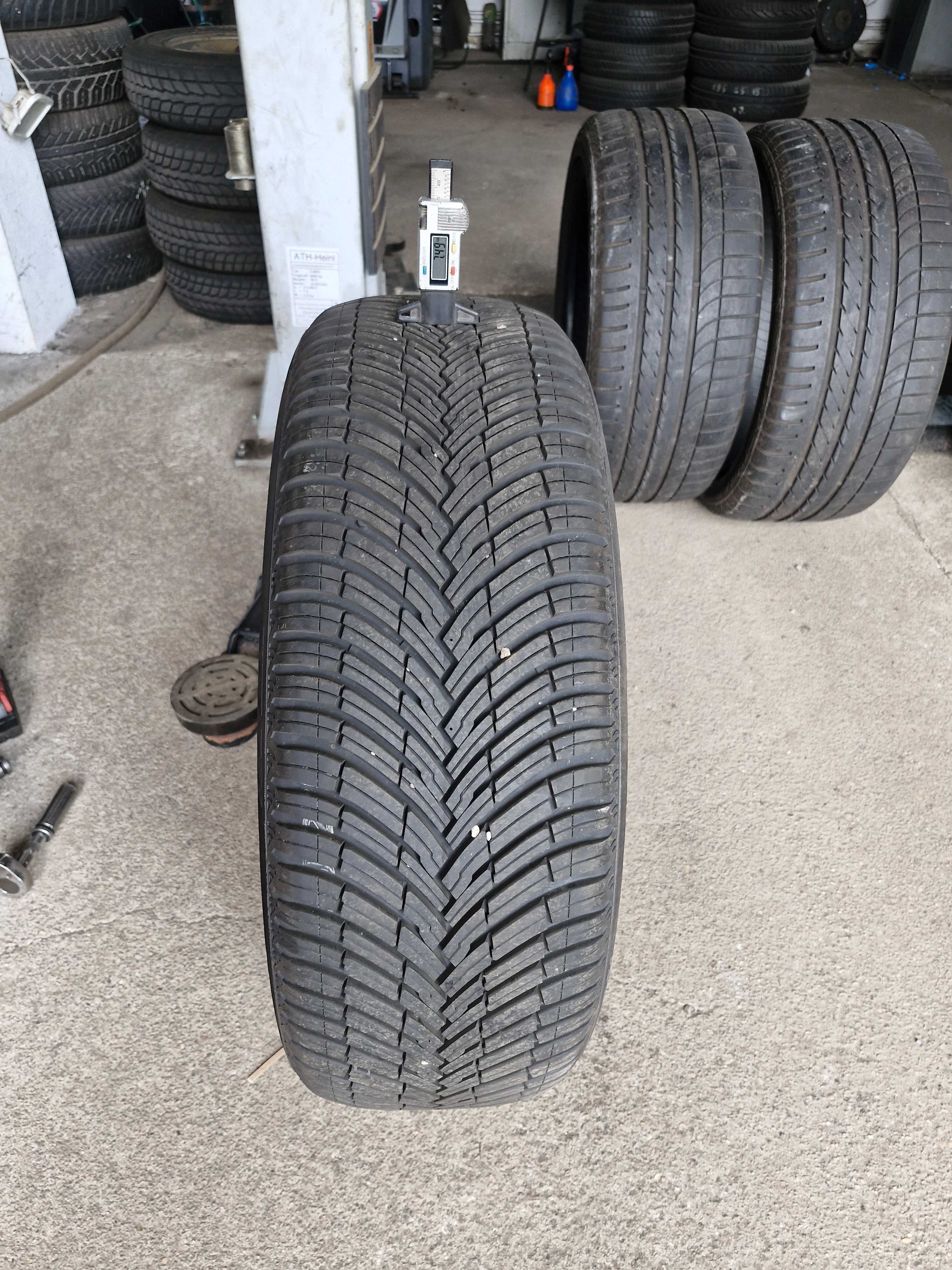 Opona całoroczna  235/50/19  103W  Pirelli  2024r