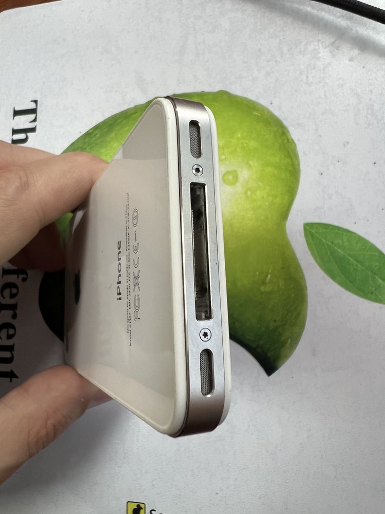 Iphone 4S 16 Gb оригінал раритет вінтаж