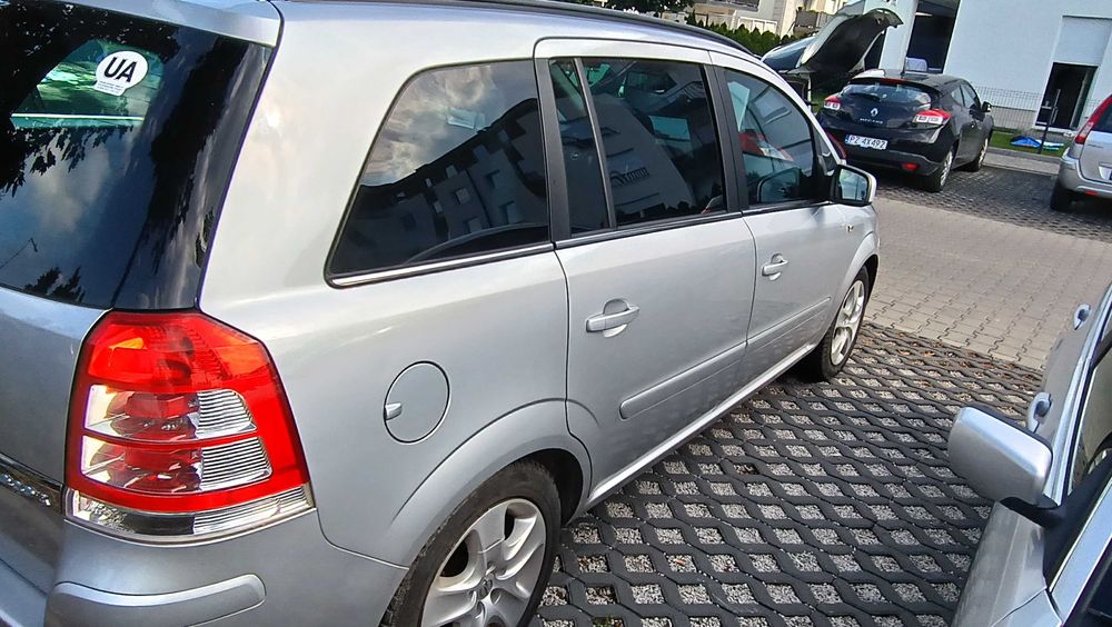 Продам авто зафира