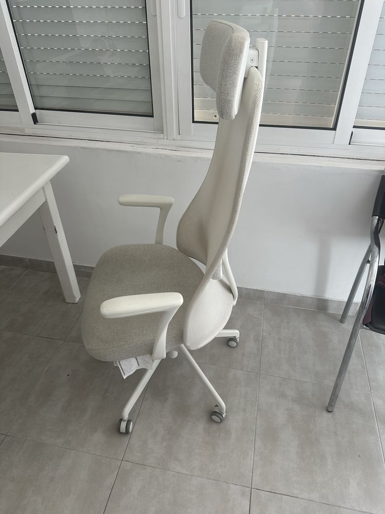 Cadeira de escritorio JÄRVFJÄLLET em tecido