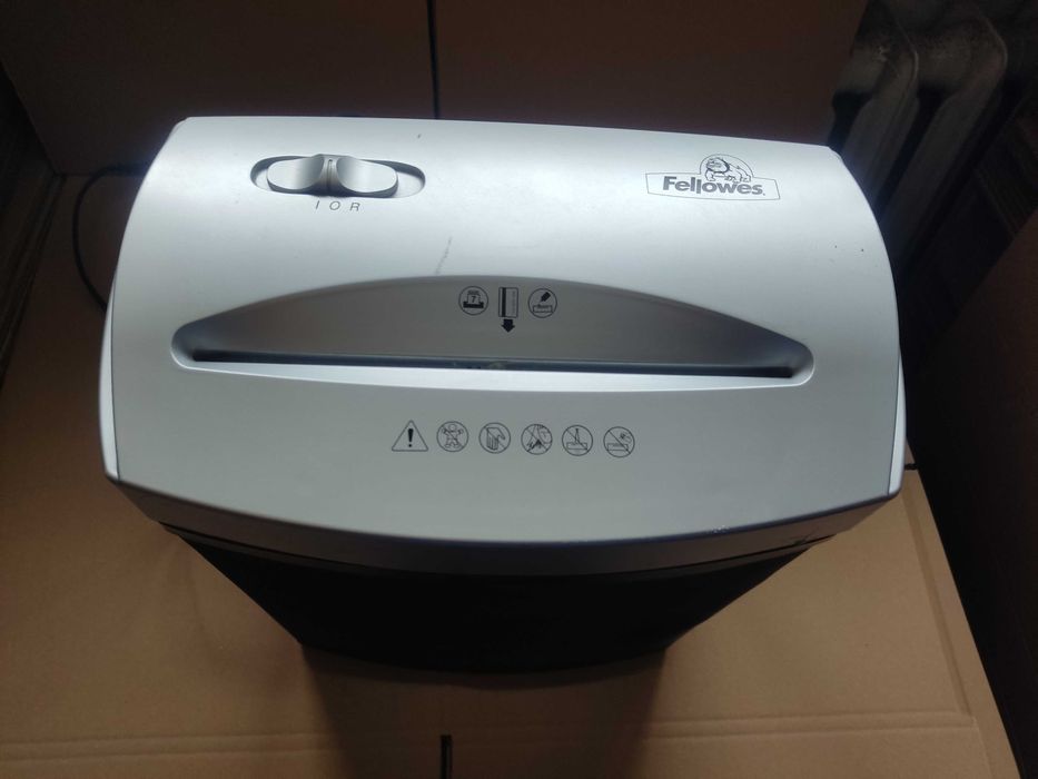 Niszczarka fellowes CRC 34337
