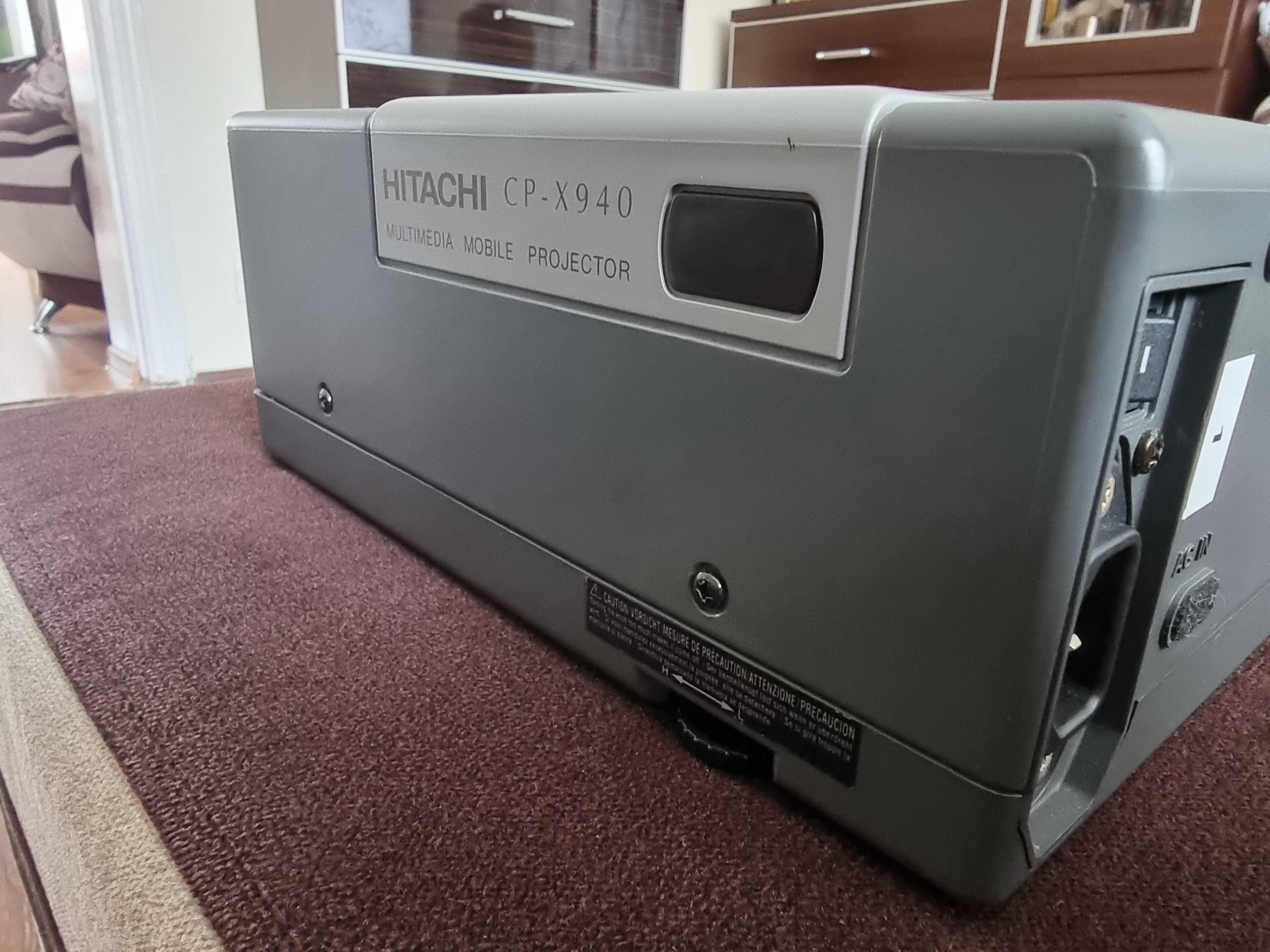 Projektor LCD Hitachi CP-X940 w dobrej cenie. Zobacz!