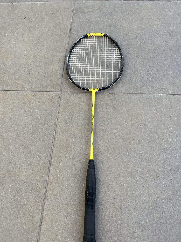 Raquete de badminton yonex