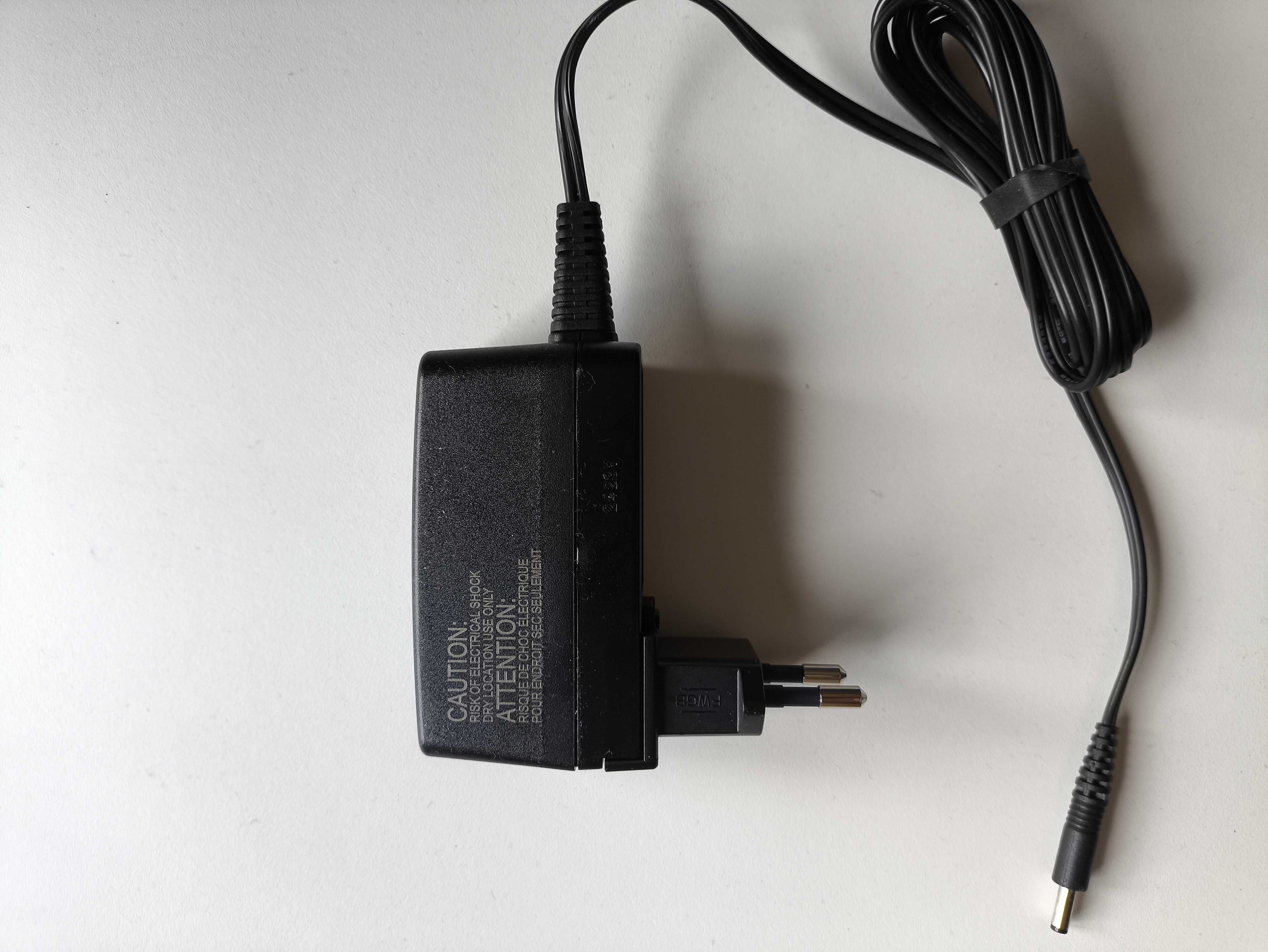Zasilacz 12V / 1A