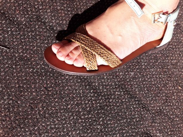 Skórzane sandały firmy  Nessi jak nowe