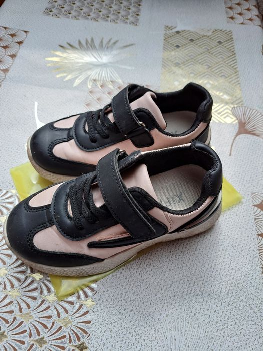 4 пары кроссовок 31 размер