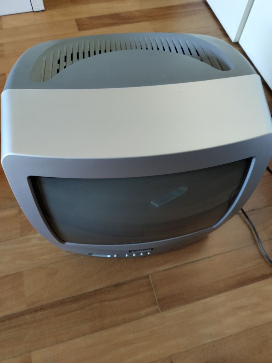 Televisão Amstrad, écran 35 cm, com comando