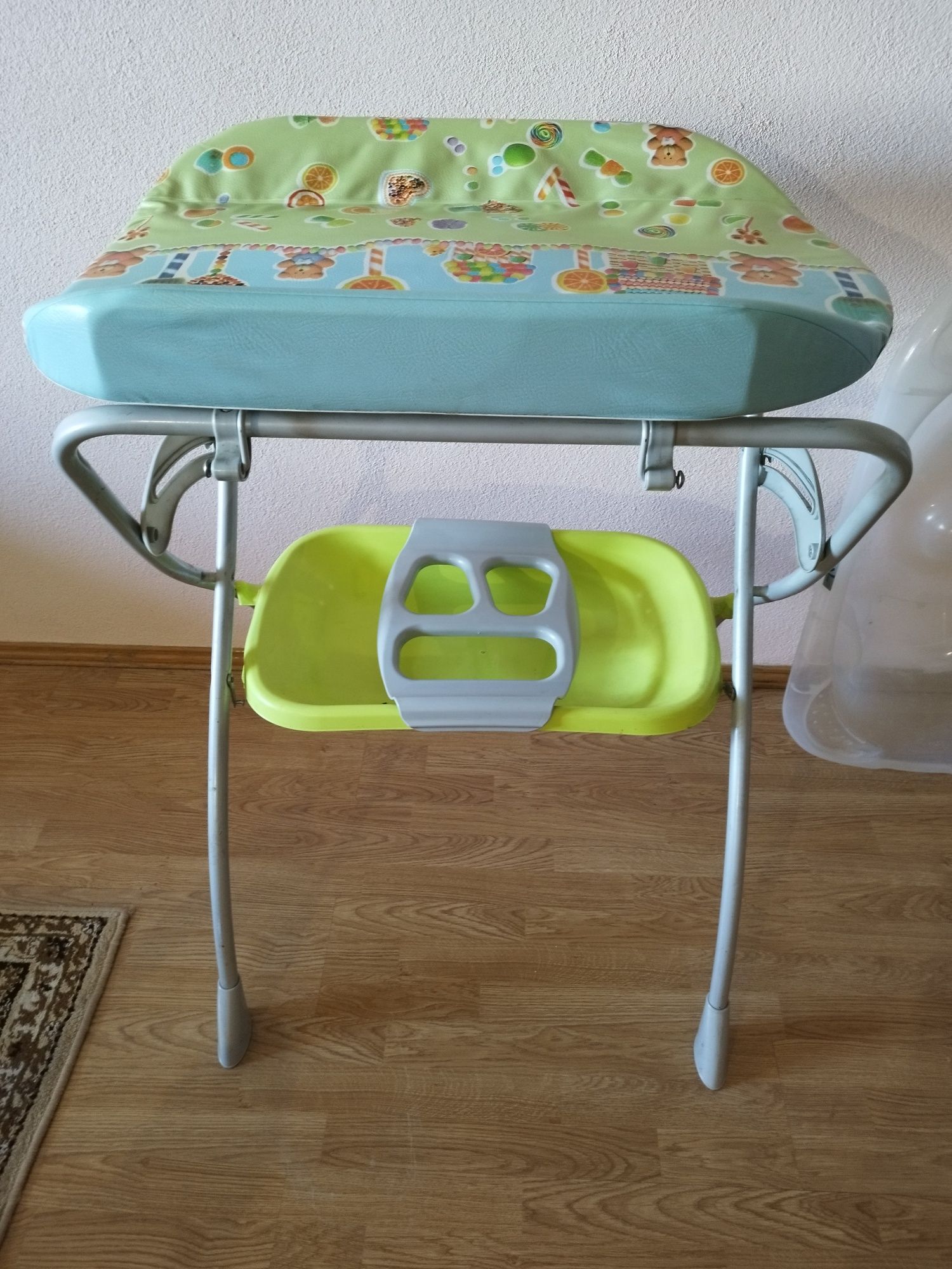 Детская ванна с пеленальный столиком
