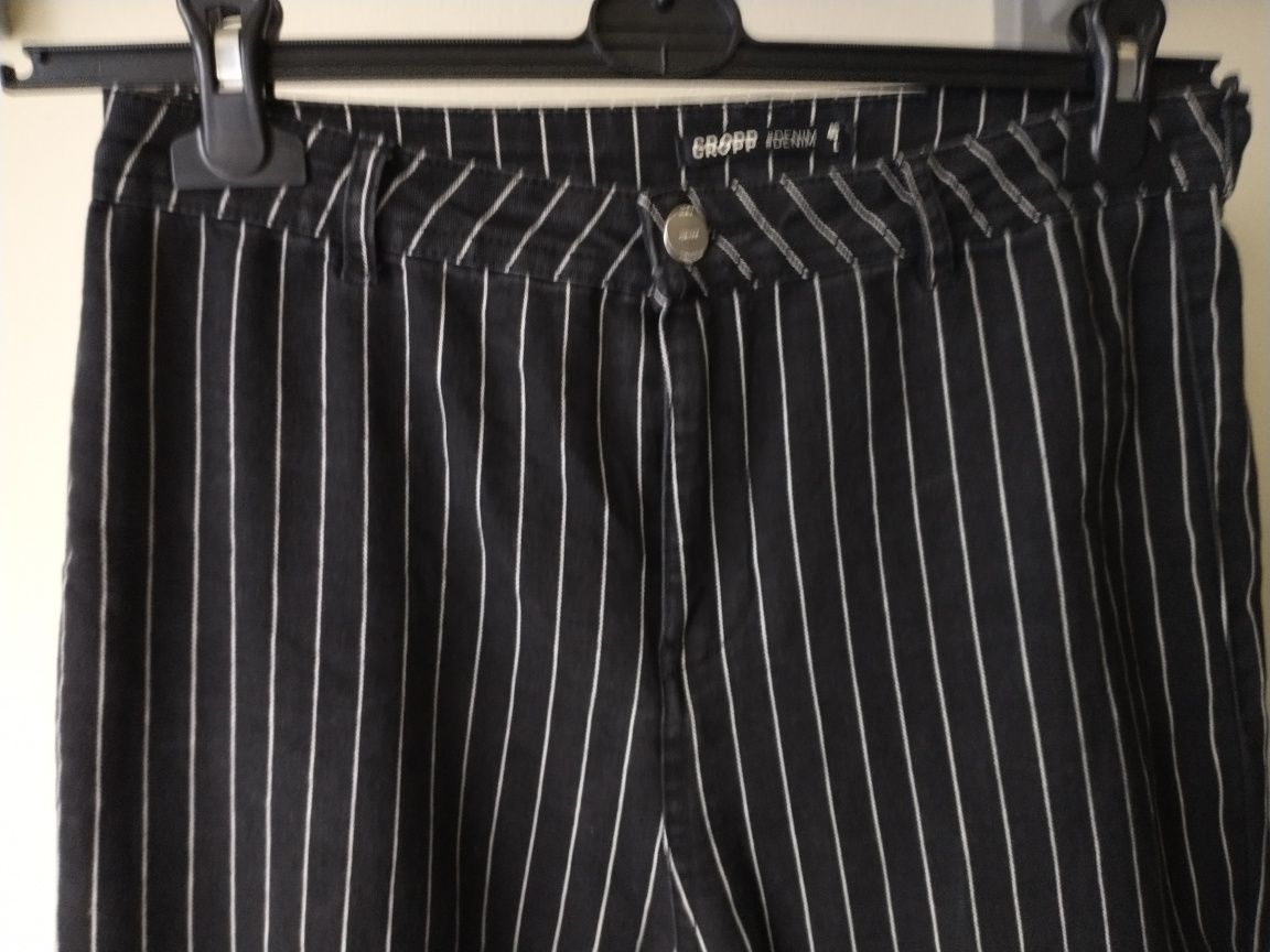 Spodnie czarne w paski rurki, wysoki stan Cropp rozmiar L