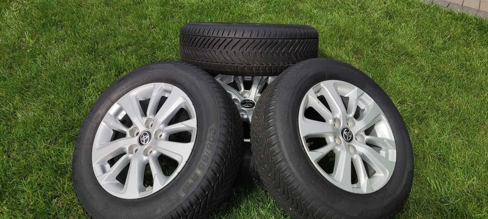 Toyota Yaris Cross 2024 R16 felgi aluminiowe + Opony + Czujniki