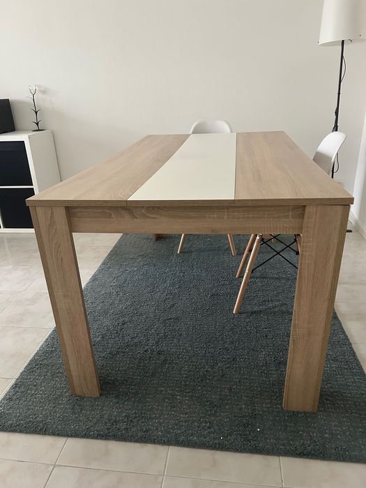 Mesa de refeições como nova