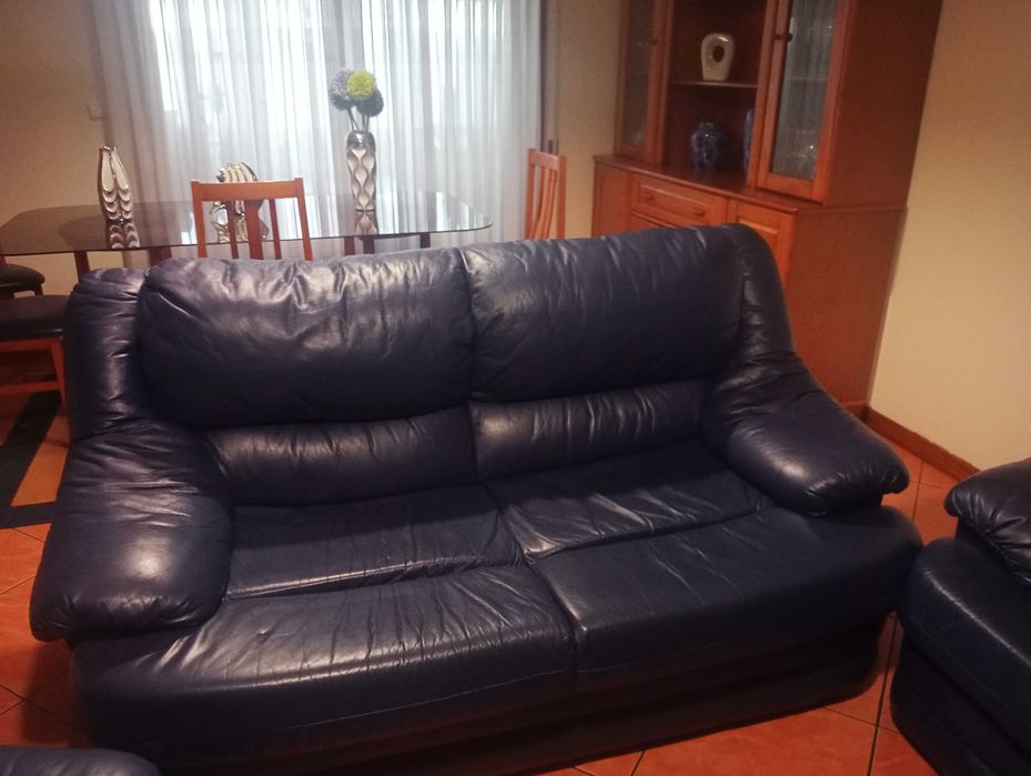 Conjunto 3 sofás em Pele