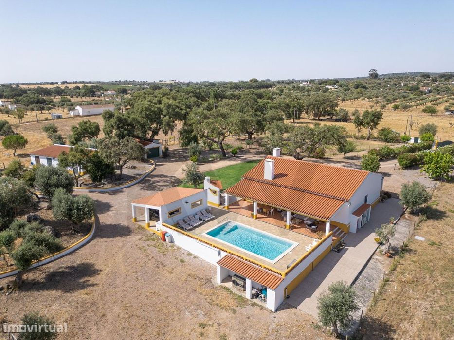 Quinta com piscina e cavalariças | Azaruja
