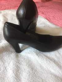 шкіряні туфлі (36 розмір)  6 см каблук
