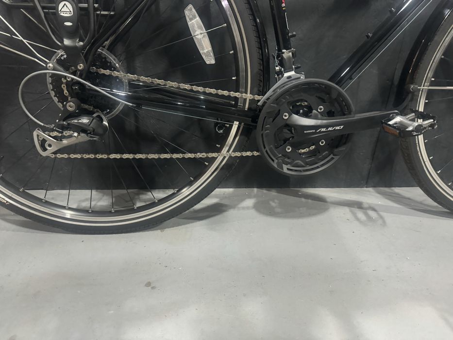 Rower 28 Fuji Touring LTD shimano alivio 3x9
