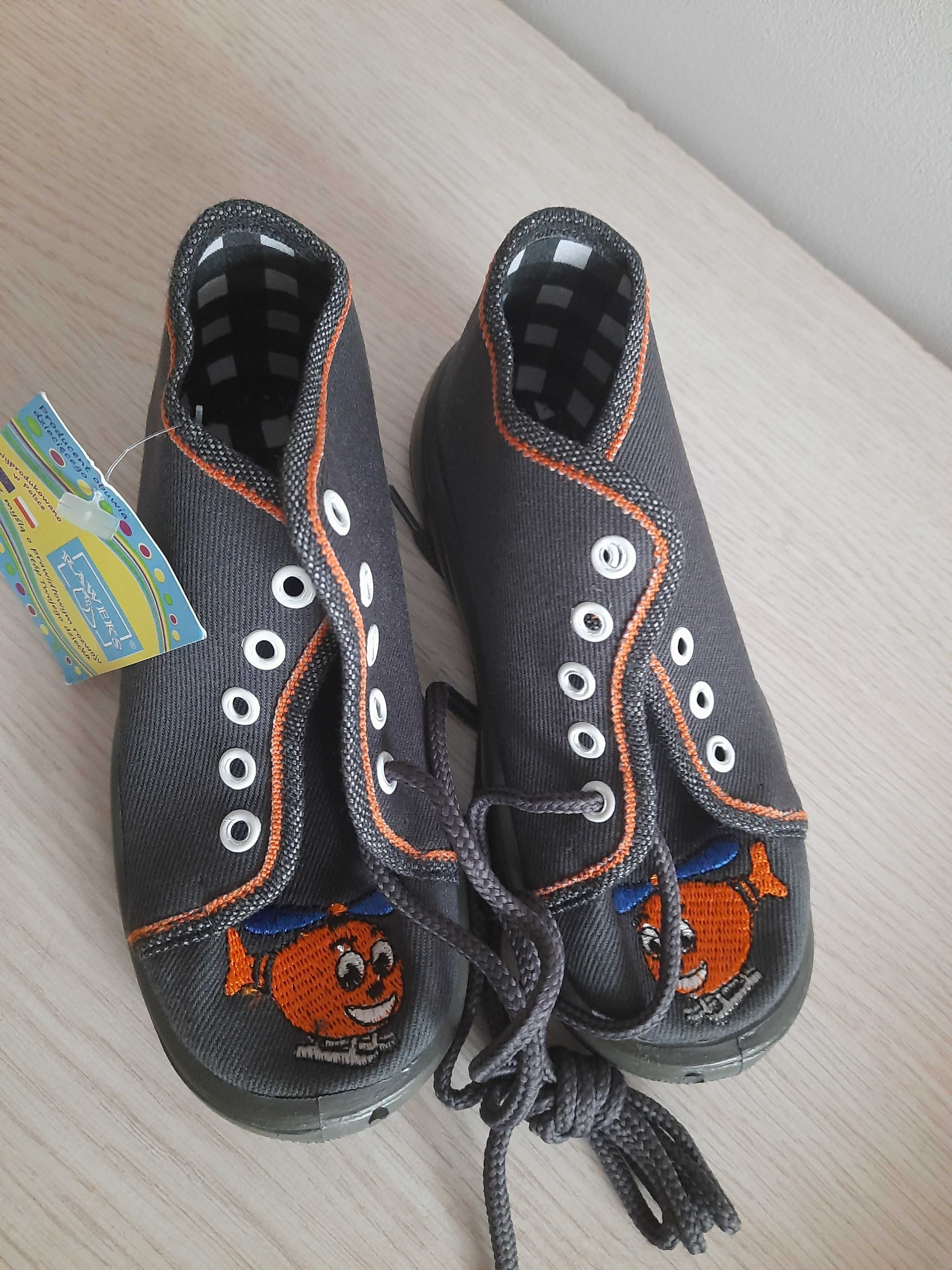 Buty dziecięce r.25