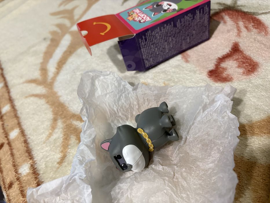 McDonald’s Adopt me happy meal kotek kot zaadoptuj zabawka mac