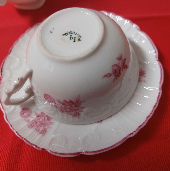 Chavenas e leiteira  vista alegre antigas